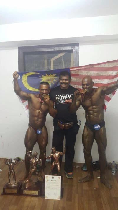 Syarul Azman Mike giải nghệ